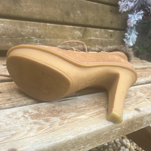 Michael Kors suede leather tan ankle boots with faux fur lining - Picture 3 of 10